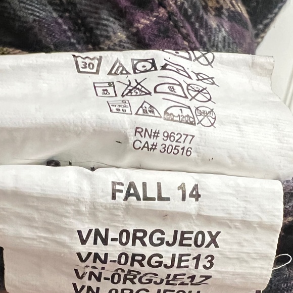 VANS “ Off the Wall “ shirt 📚‼️" - Picture 8 of 8